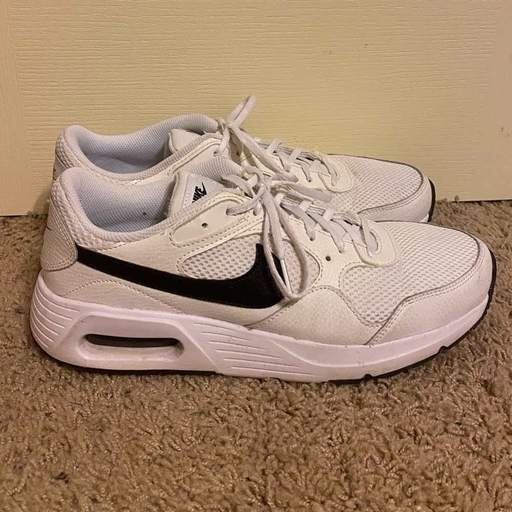 Size 10 women White Nike Air Max Shoes